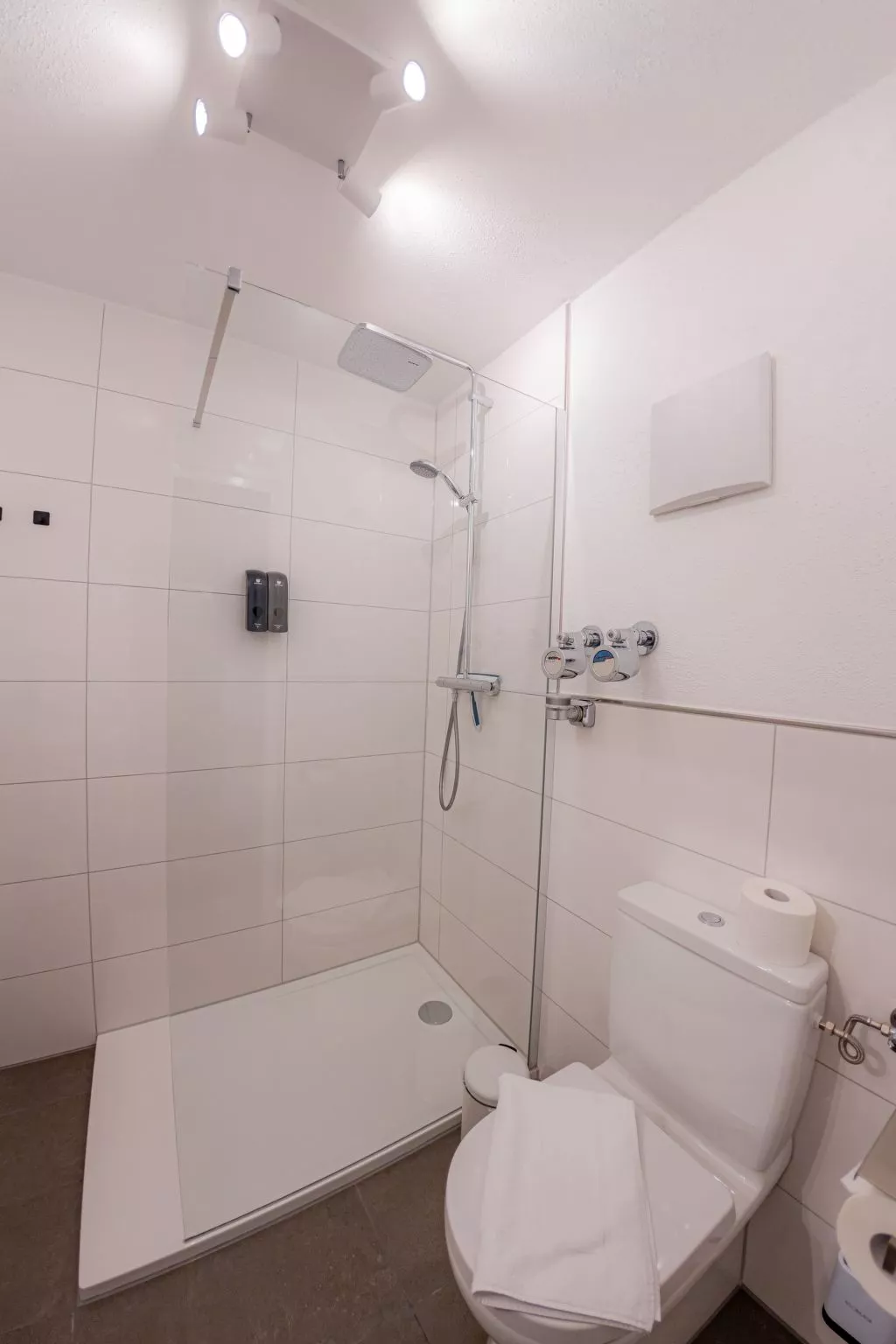 Come4Stay Passau - 2 Zimmer - bis zu 4 Gäste - Image-tags.info