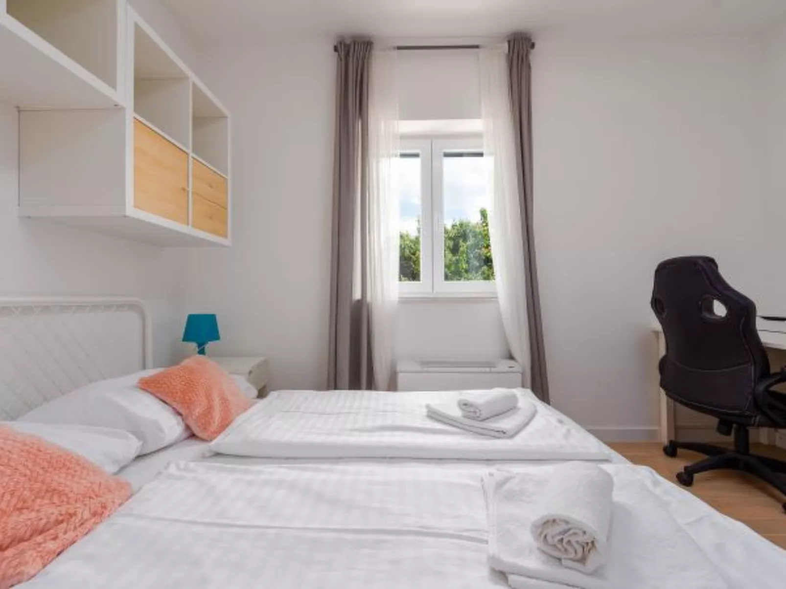 Great Villa Field Hills with sauna and jacuzzi - Image-tags.info