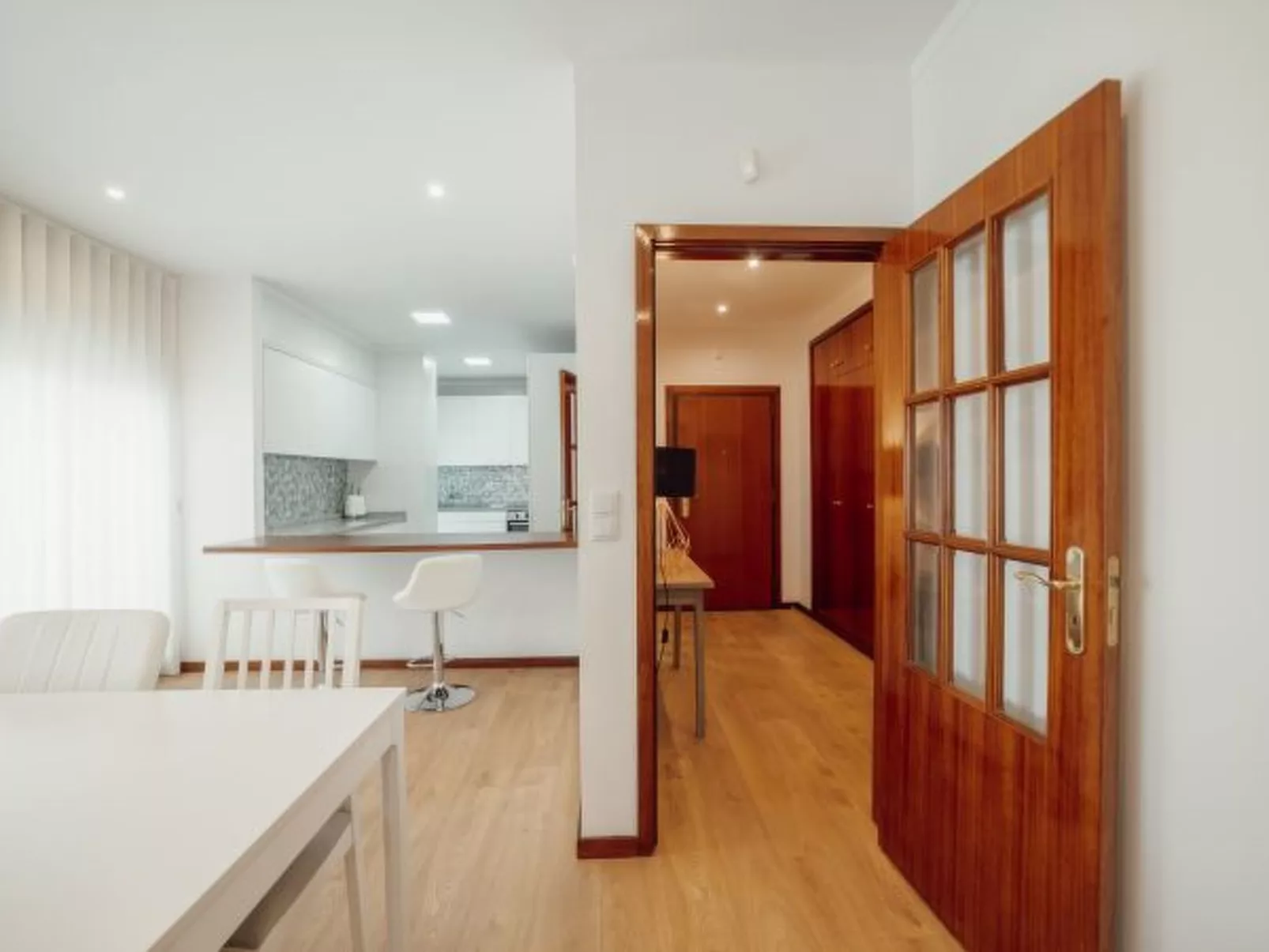 CITY CENTER GRAND SEA VIEW TERRACE by VACATIONY - Binnen