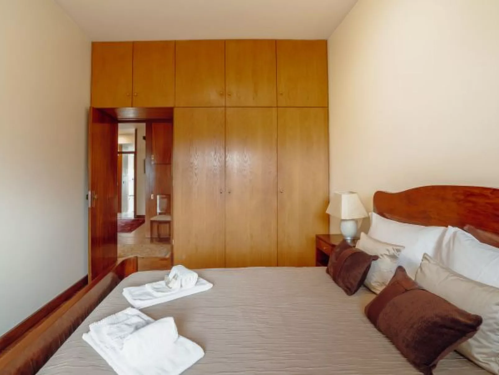 GRAND BOTANIC GARDEN APARTMENT by VACATIONY - Binnen