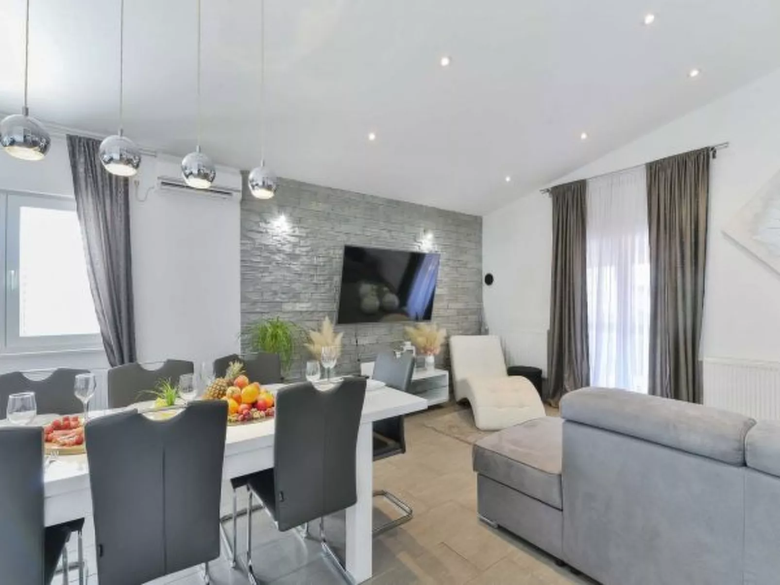 Holiday house Bianca with pool - Image-tags.info