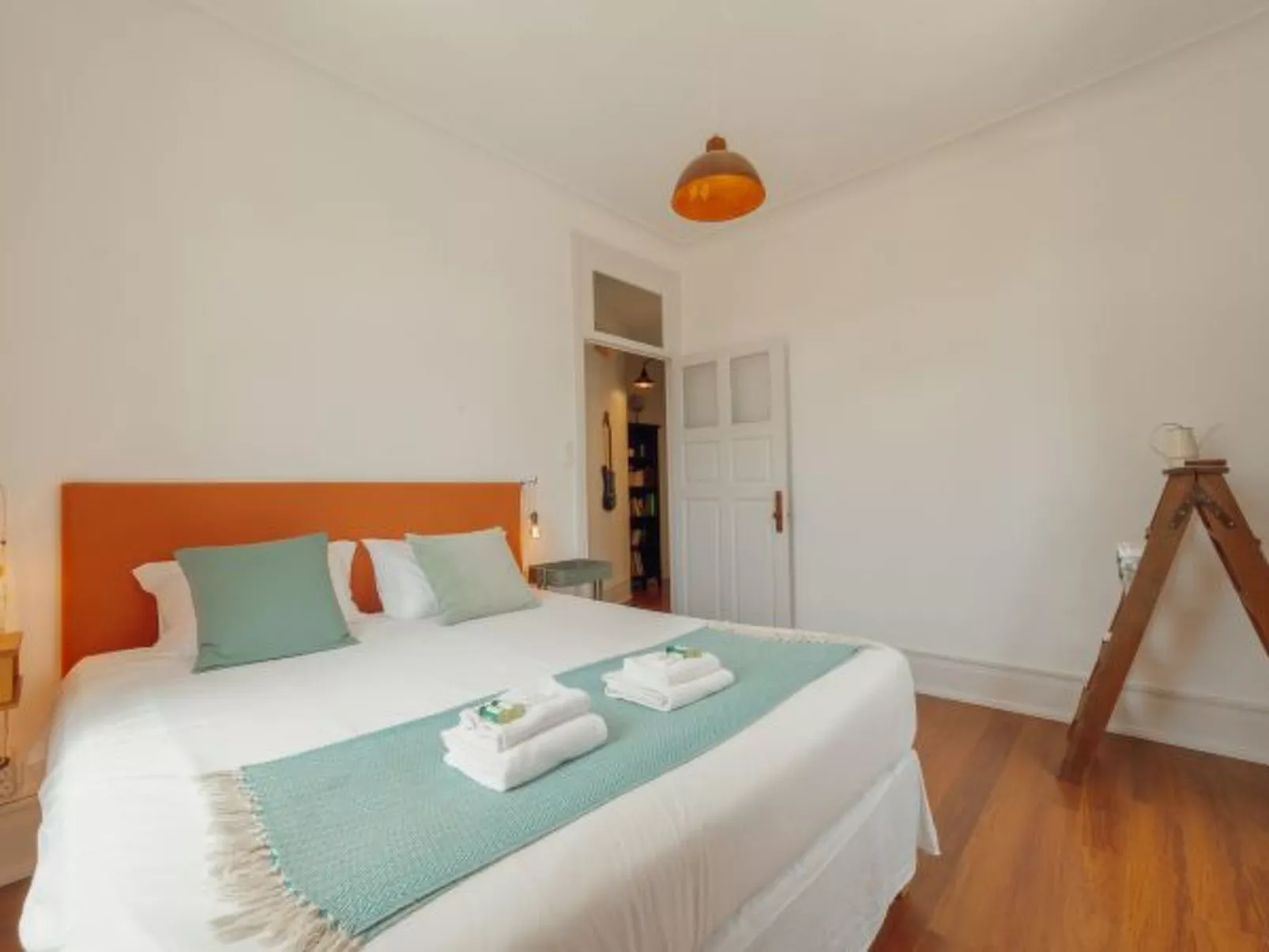 DOWNTOWN RETRO BOLHAO by VACATIONY - Binnen