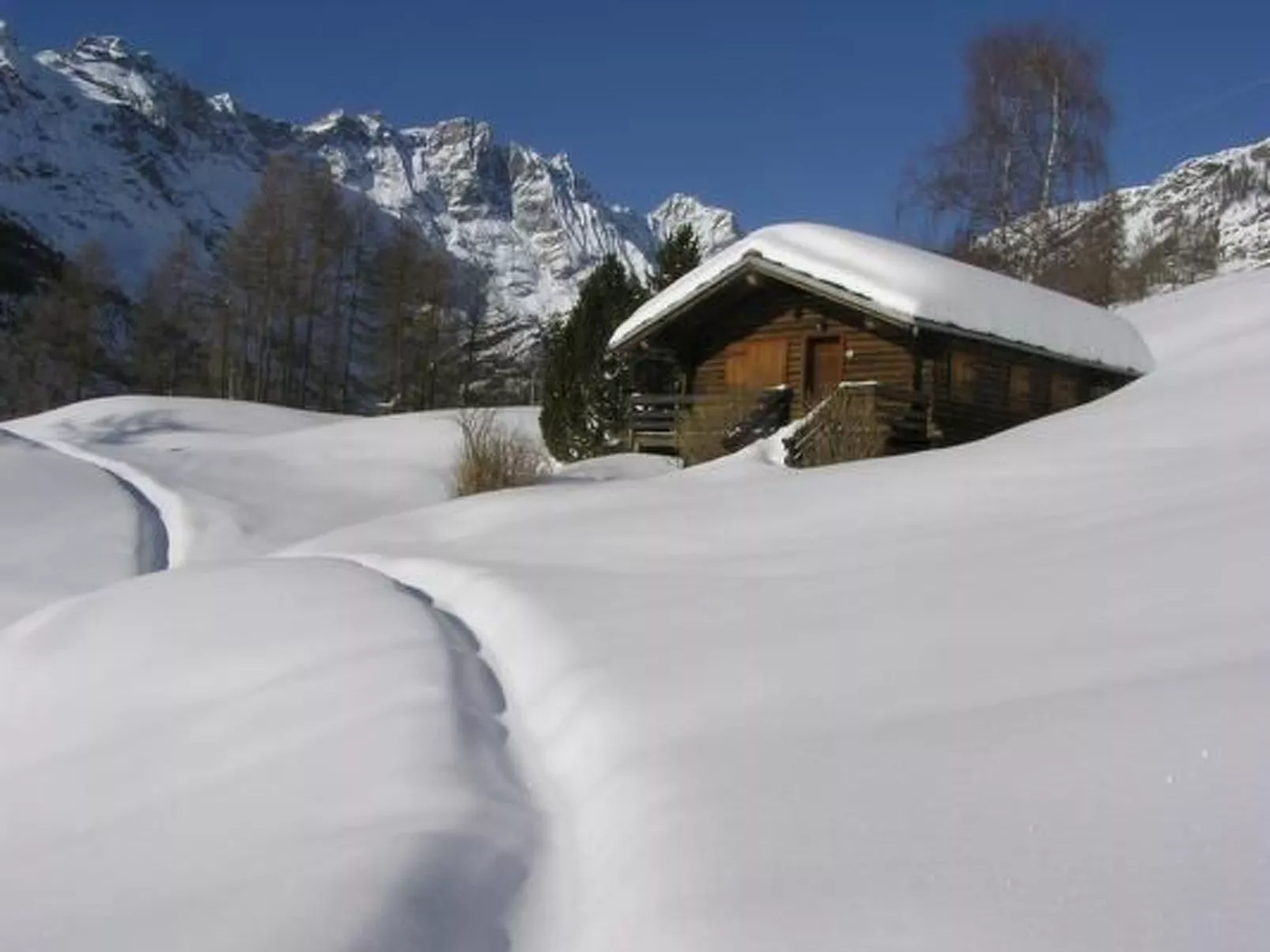 'Lo Chalet' der Balkon über dem Matterhorntal - Buiten
