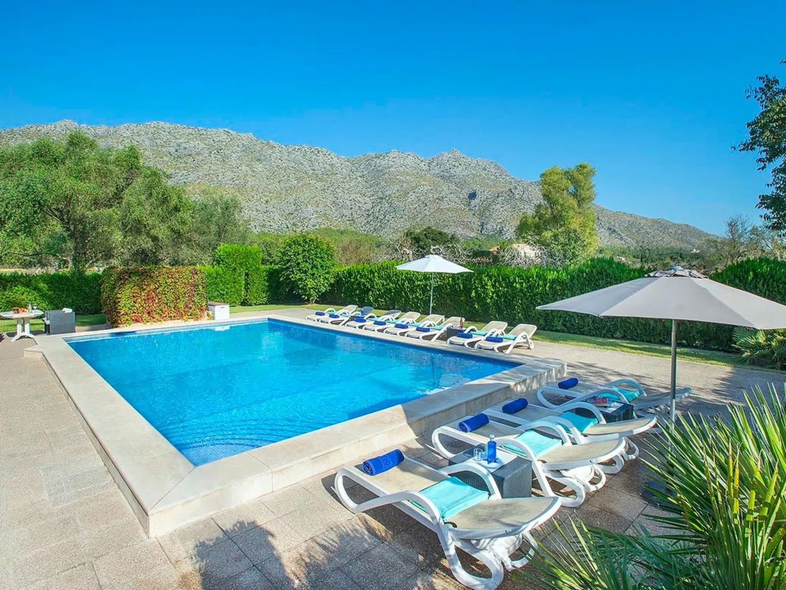 Impresionate Villa para 12 , Cala San Vicente - Buiten