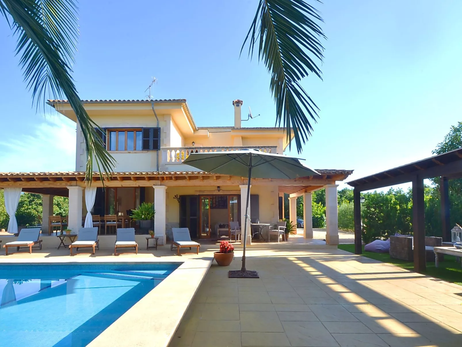 Wunderschön restauriertes Landhaus - Buiten