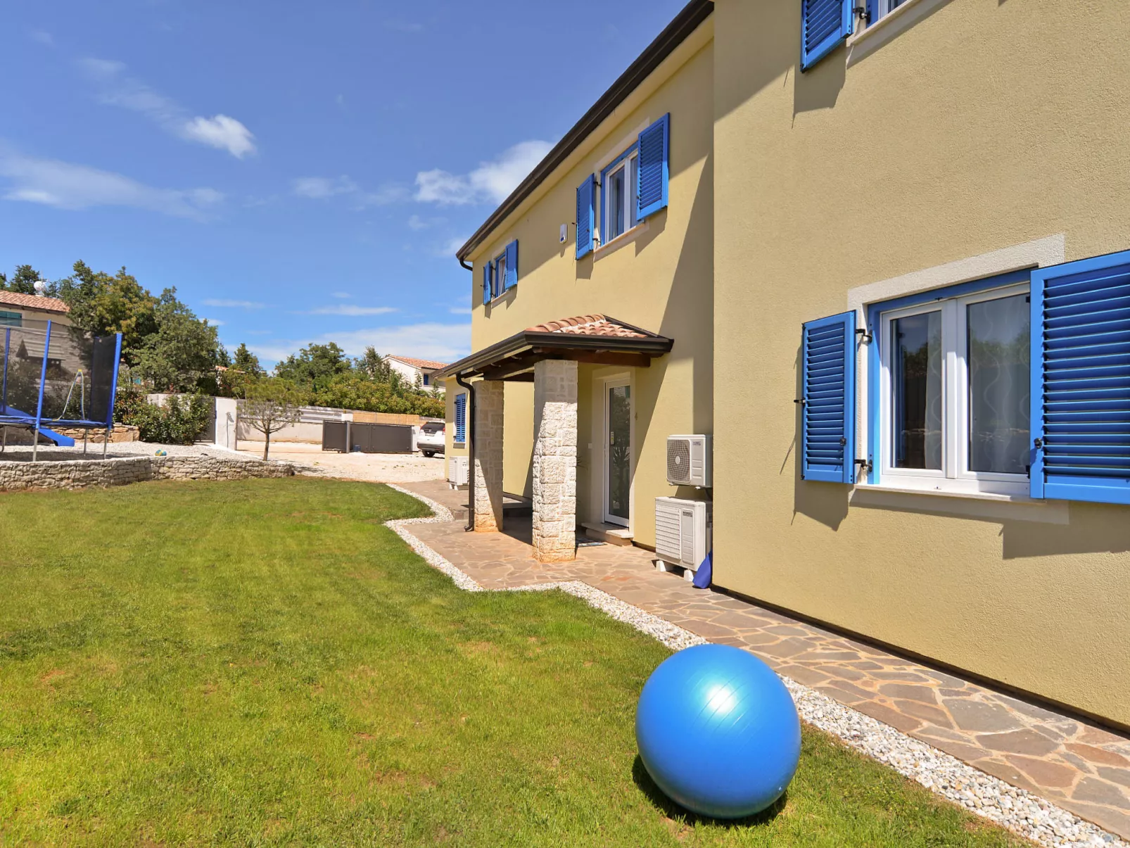 Villa 1519 - Image-tags.info