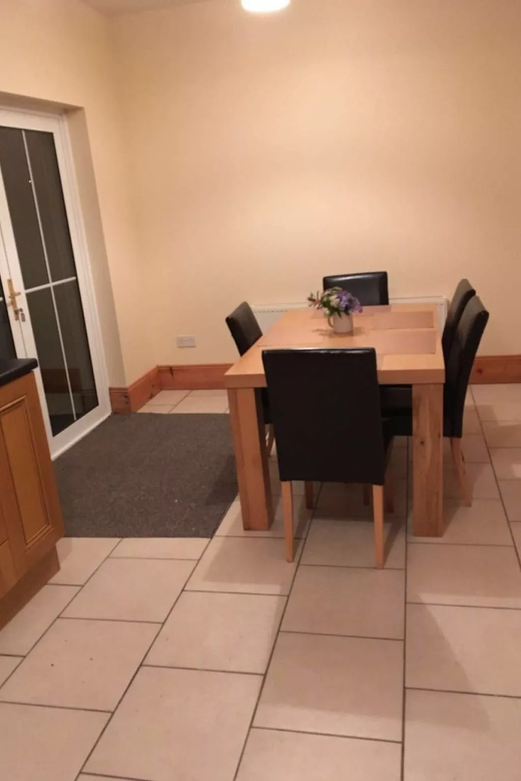 Mit eigenem Garten - Binnen