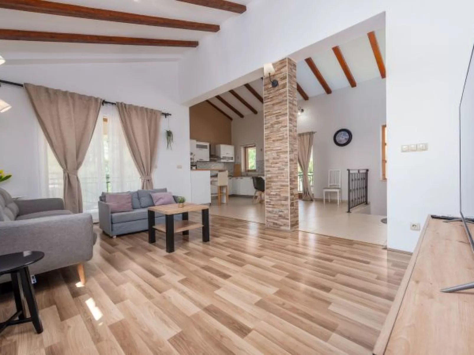 Holiday house Tina with jacuzzi and pool - Image-tags.info