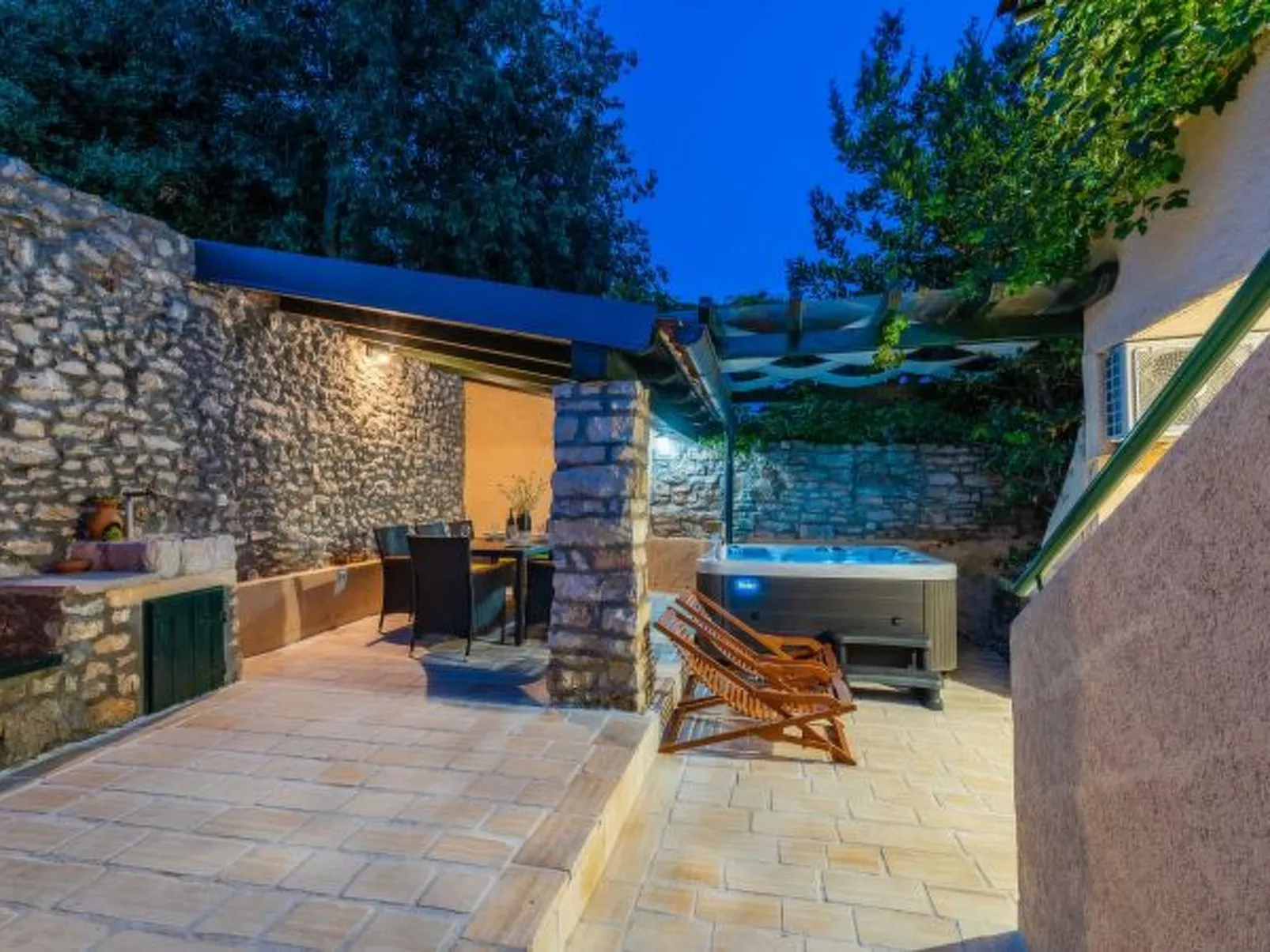 Stone Holiday house Zara with jacuzzi - Image-tags.info