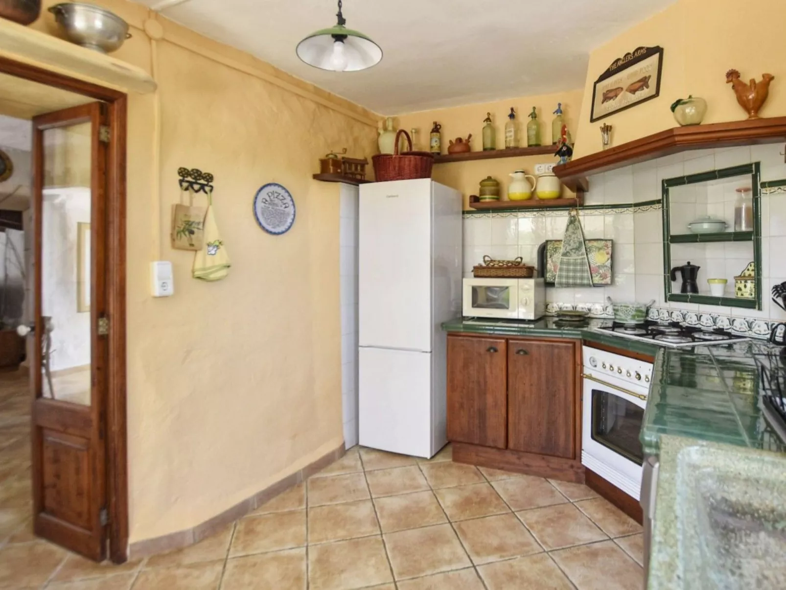 MONTSERRAT  ( SON PERETO ) - Binnen