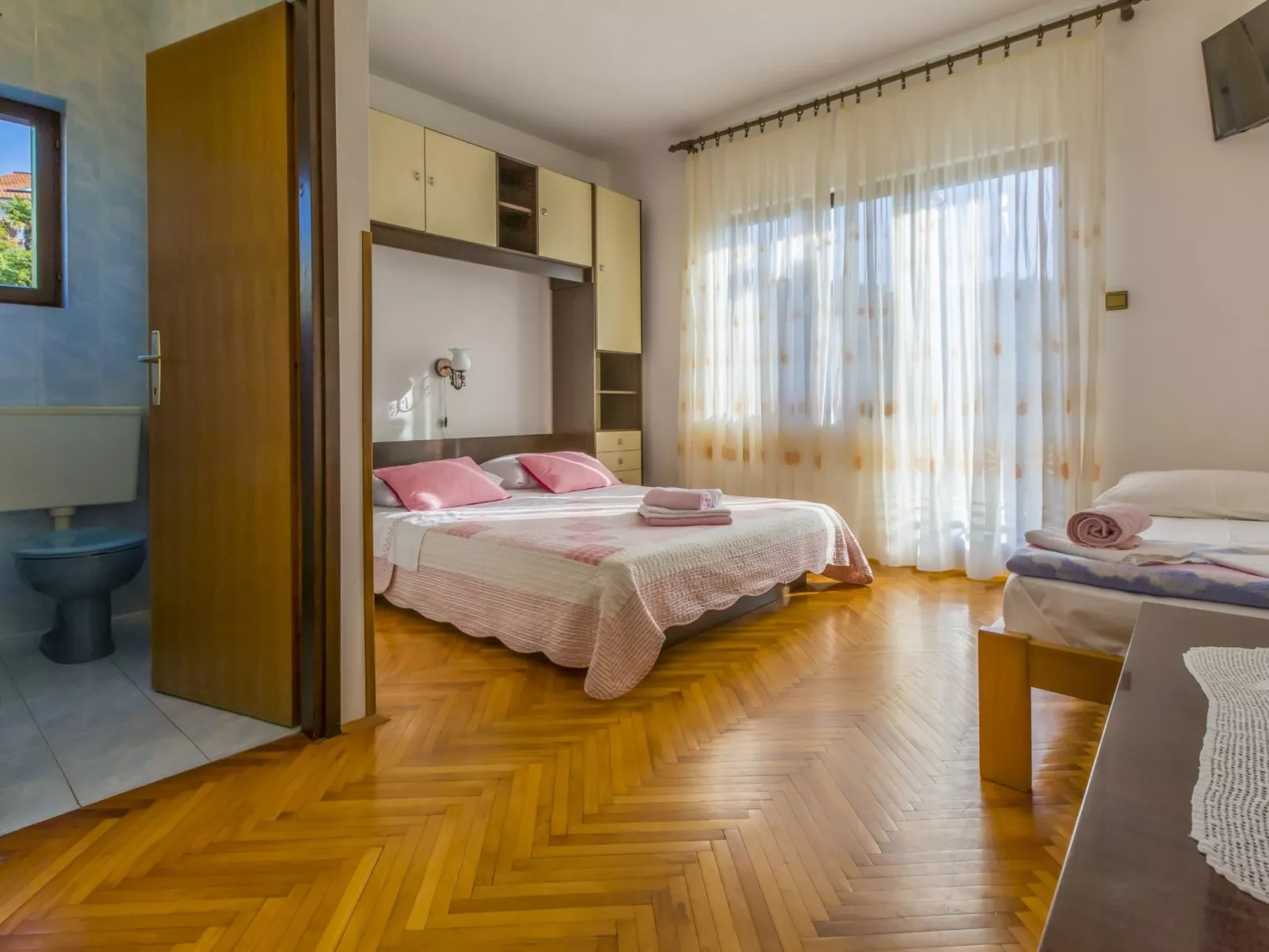 SOBE FRANO I LOVRO 1 / HR-10373-01 - Binnen