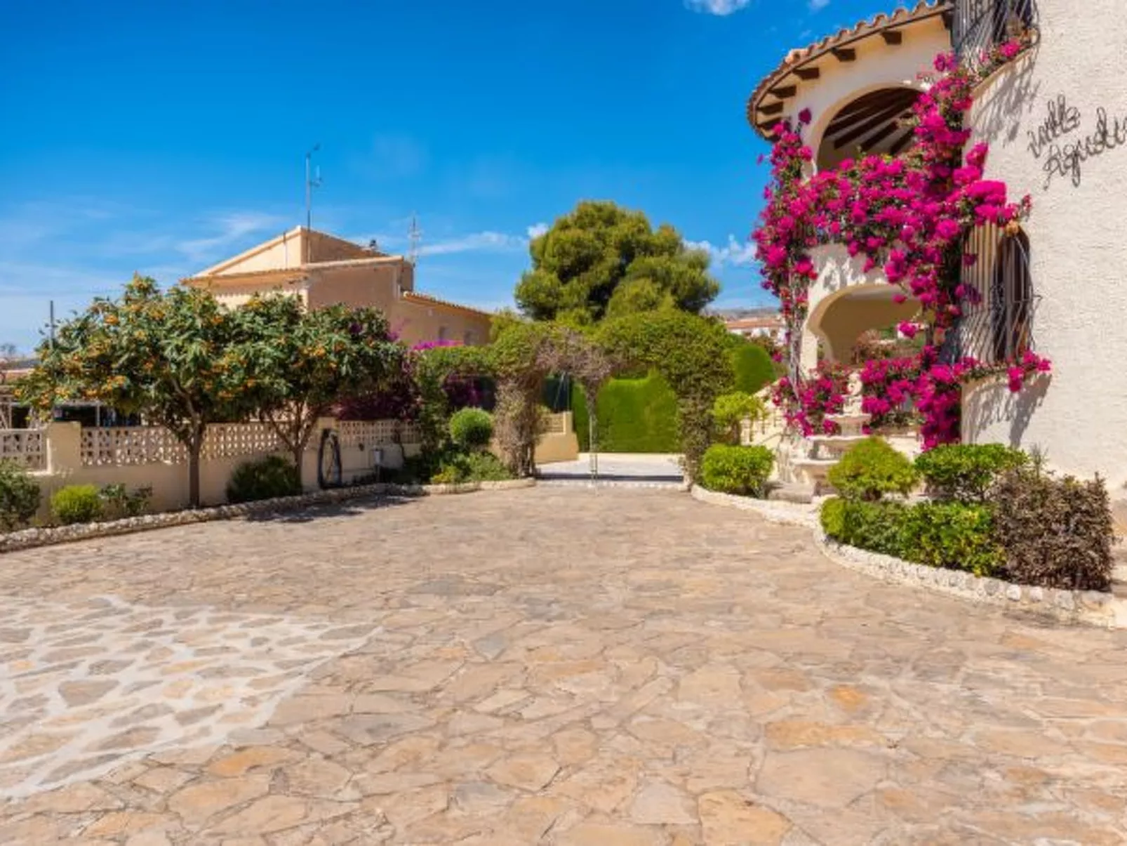 Villa Agudin - PlusHolidays - Image-tags.info