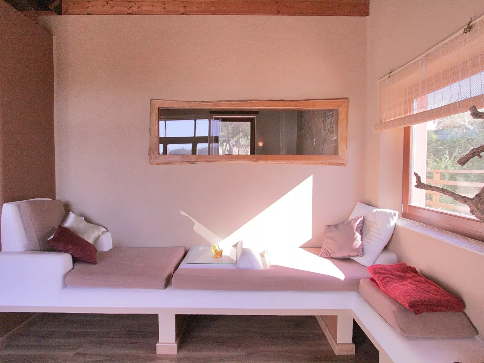 "The Natural Elements" - Binnen