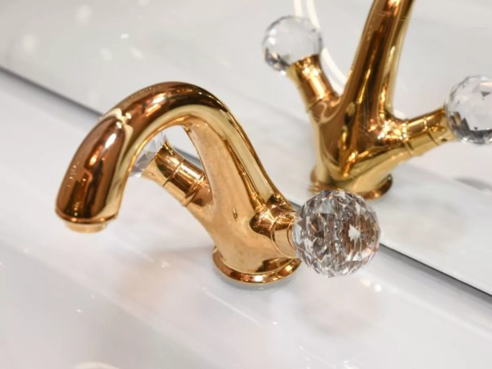 Desenzanoloft Swarovski & Pool - Image-tags.info