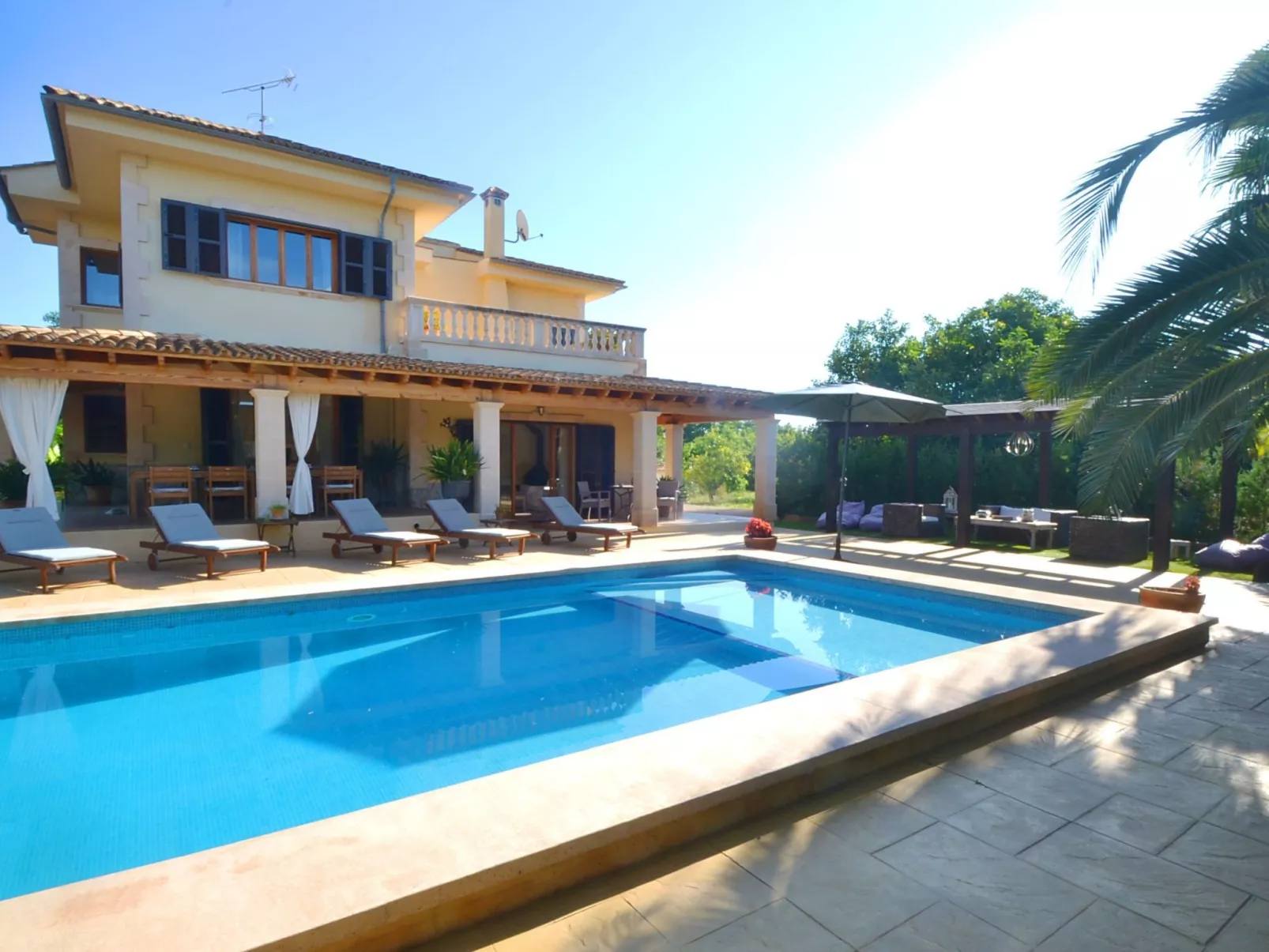 Wunderschön restauriertes Landhaus - Buiten