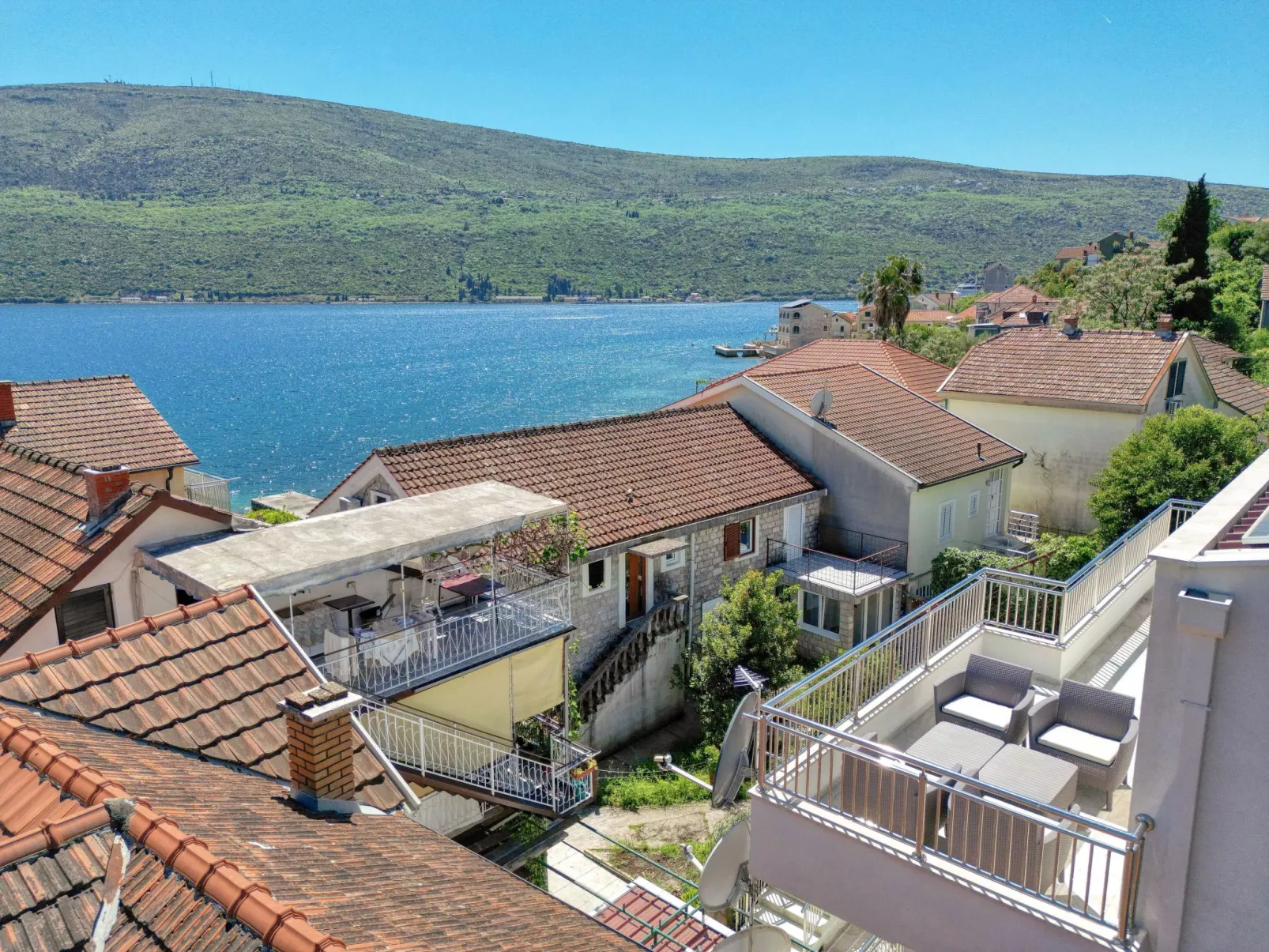 Ljubica Superior 3-Zimmer-Apartment mit Meerblick - Buiten