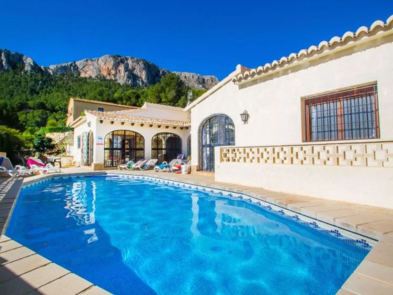 Villa Moskoa - PlusHolidays - Image-tags.info