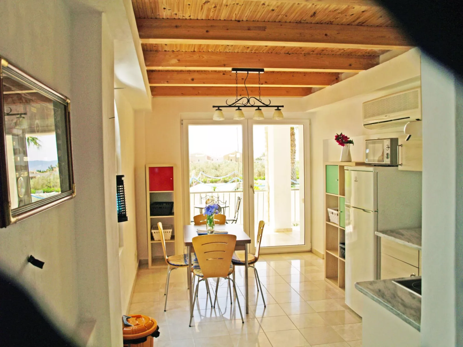 In Ermioni mit Grill, Terrasse und gemeinschaftlichem Pool - Binnen