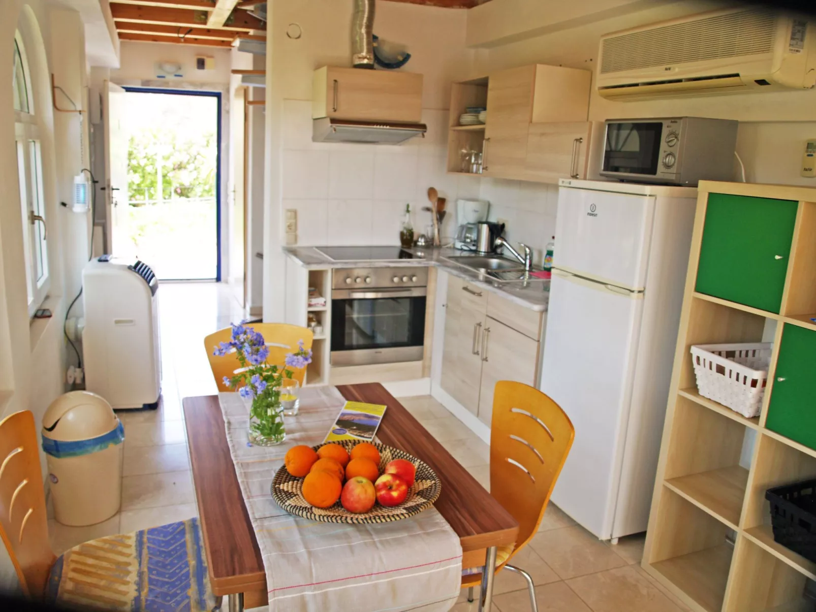 In Ermioni mit Grill, gemeinschaftlichem Pool und Terrasse - Binnen