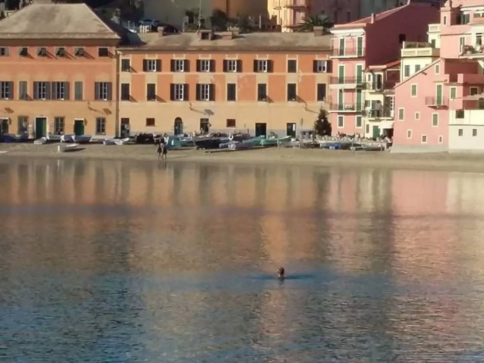 Ferienzimmer 'Mansarda Lina' mit Terrasse - Buiten