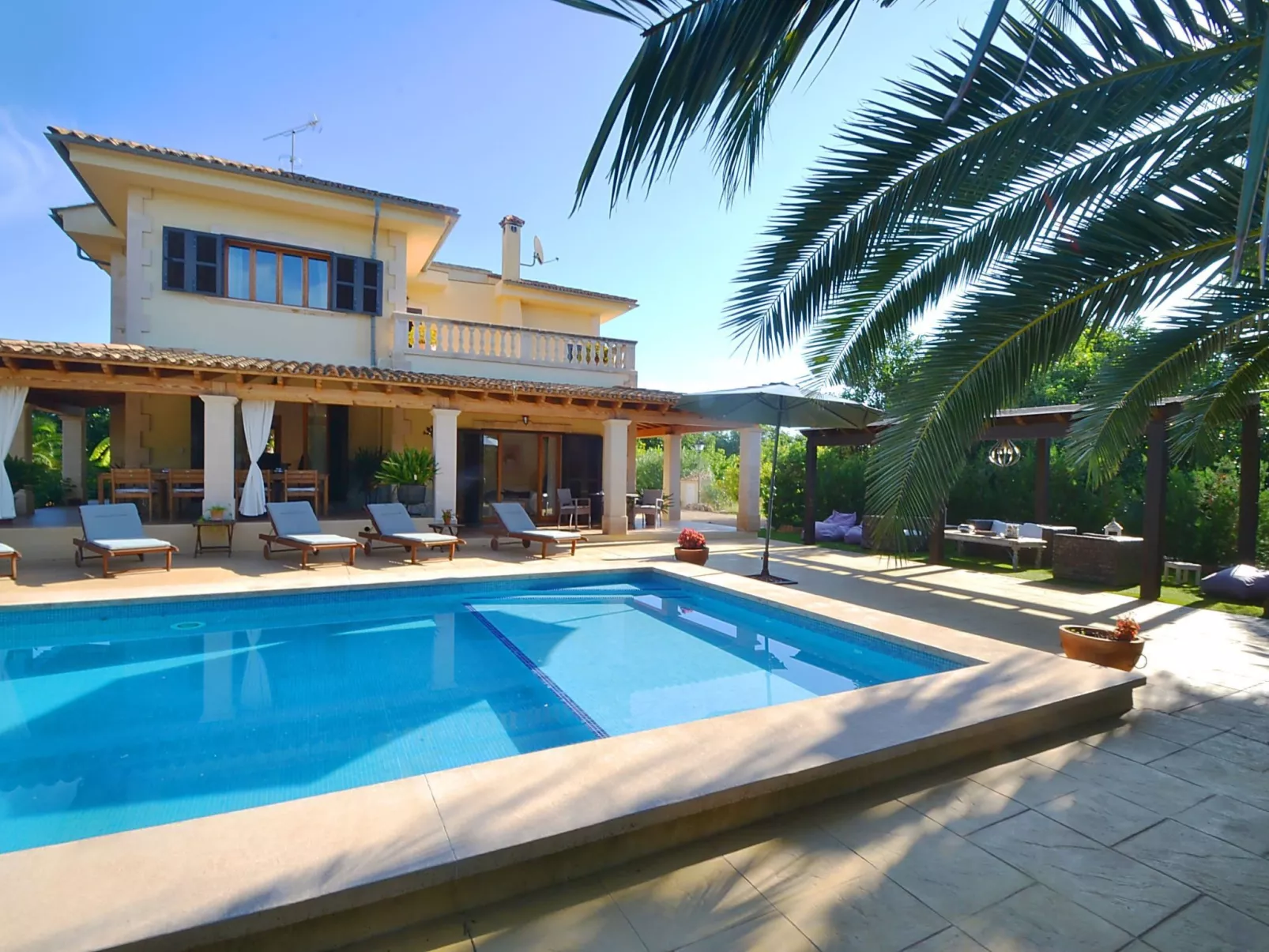 Wunderschön restauriertes Landhaus - Buiten