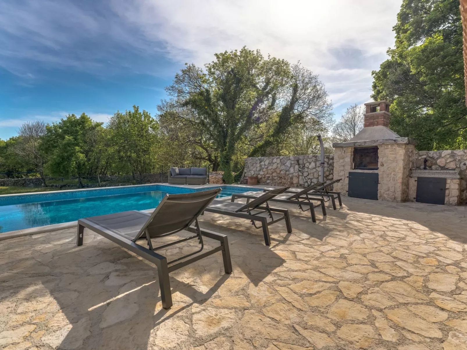 Eine luxuriöse Villa "Maslina" mit Pool und Grill - Buiten