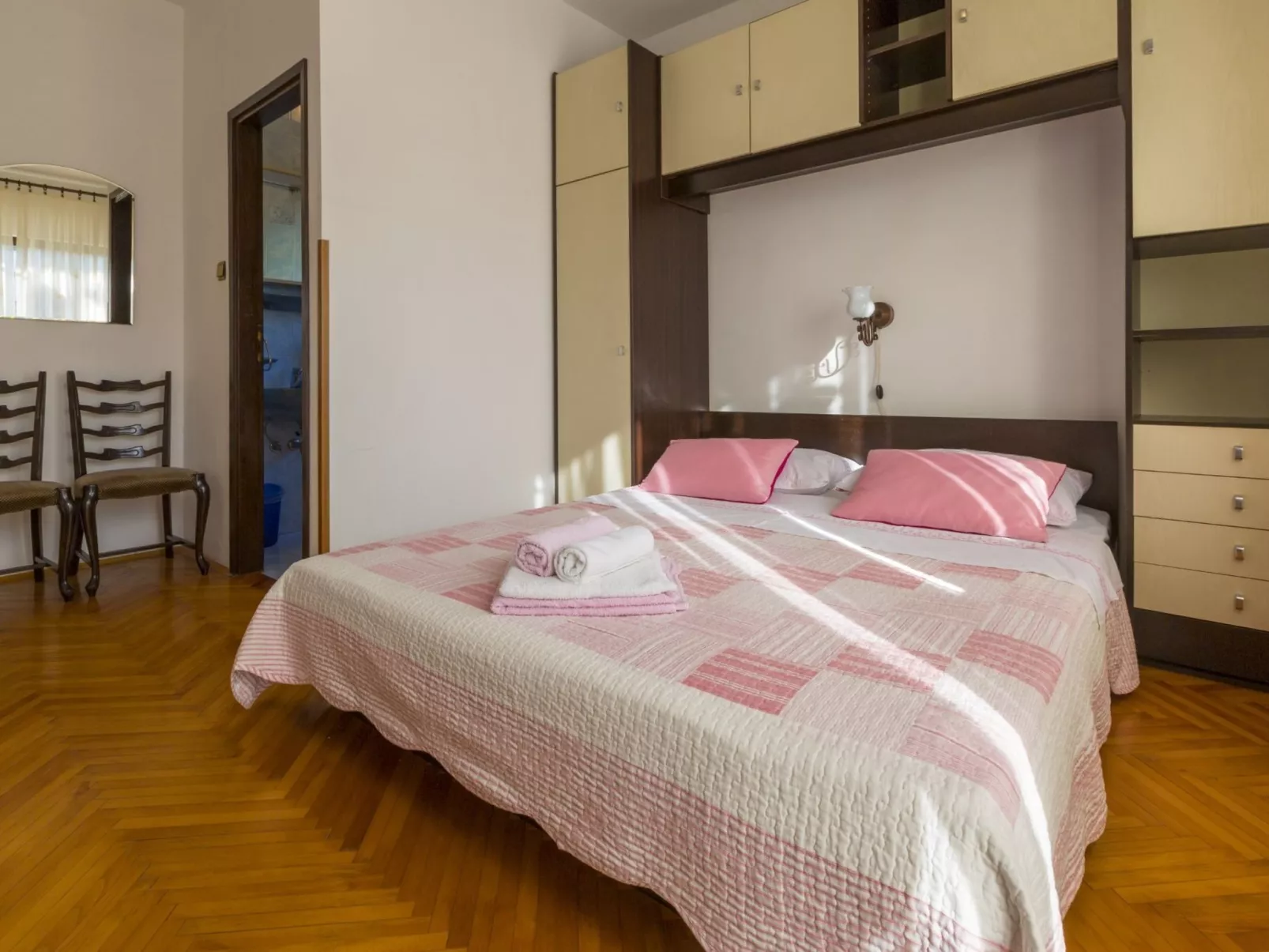 SOBE FRANO I LOVRO 1 / HR-10373-01 - Binnen