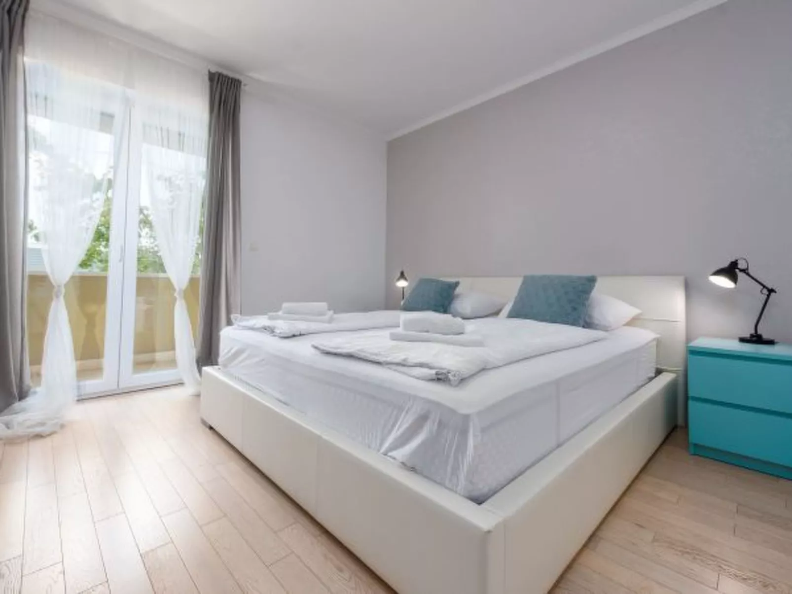 Great Villa Field Hills with sauna and jacuzzi - Image-tags.info