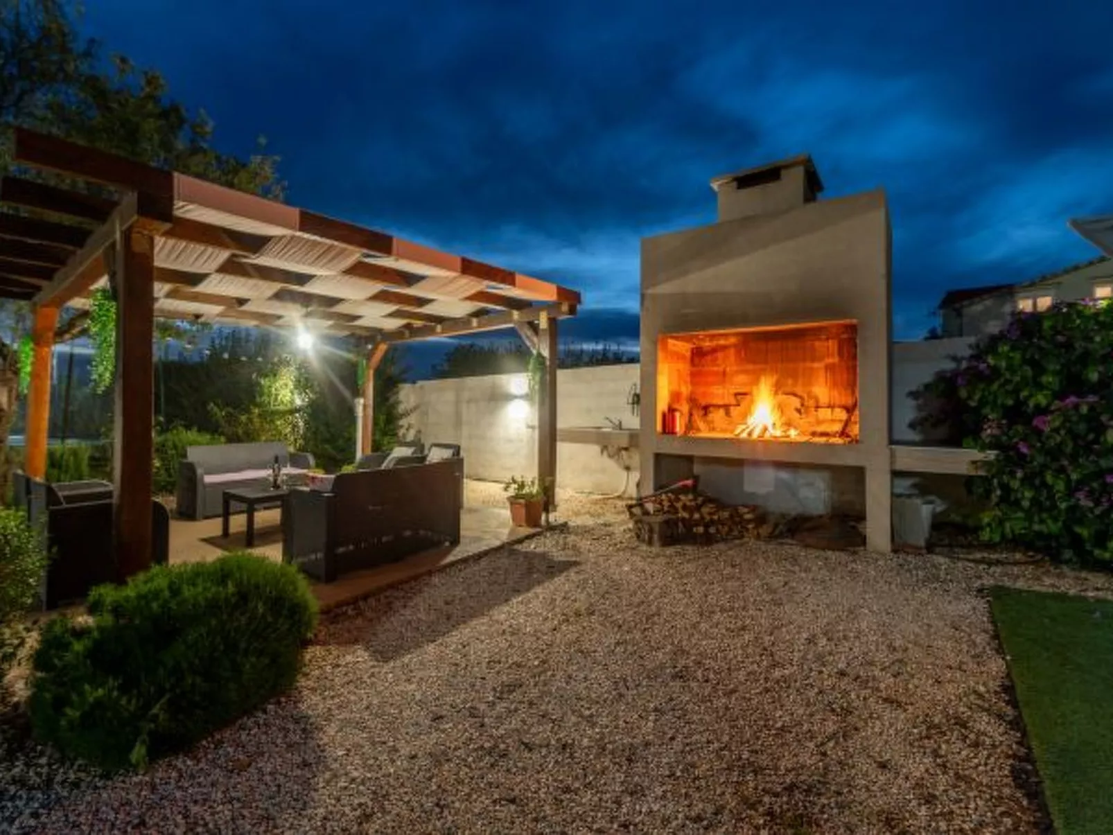 Casa Kamber with pool - Image-tags.info