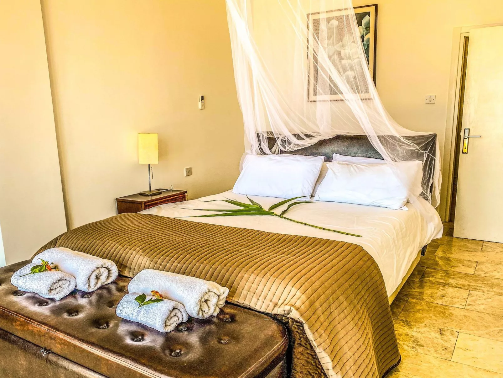 Villa "Meerblick" mit Infinity-Pool - Binnen