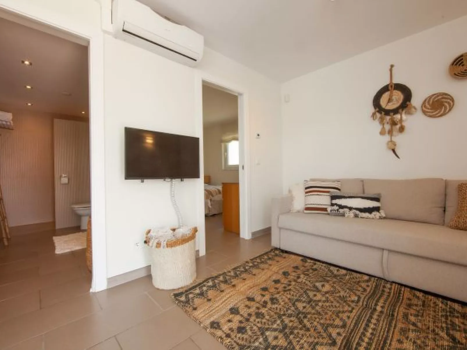 Villa Madrugada, beachside villa in Costabella - Image-tags.info