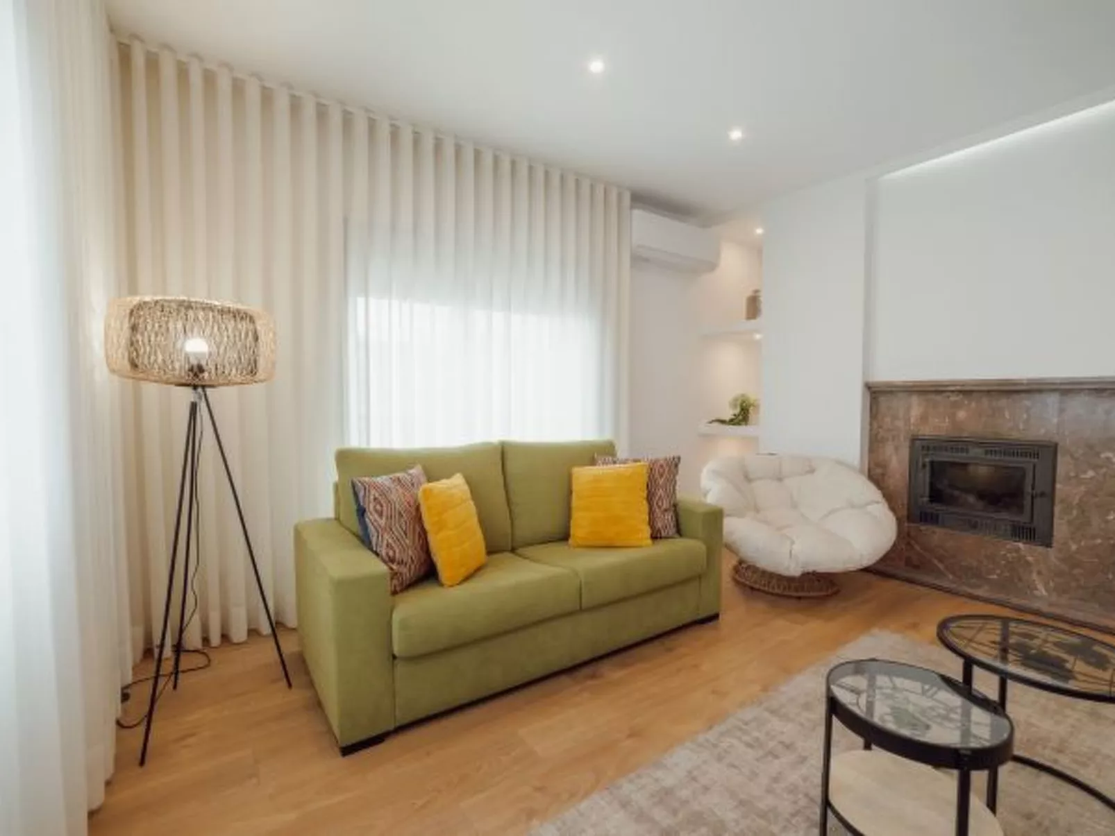 CITY CENTER GRAND SEA VIEW TERRACE by VACATIONY - Binnen