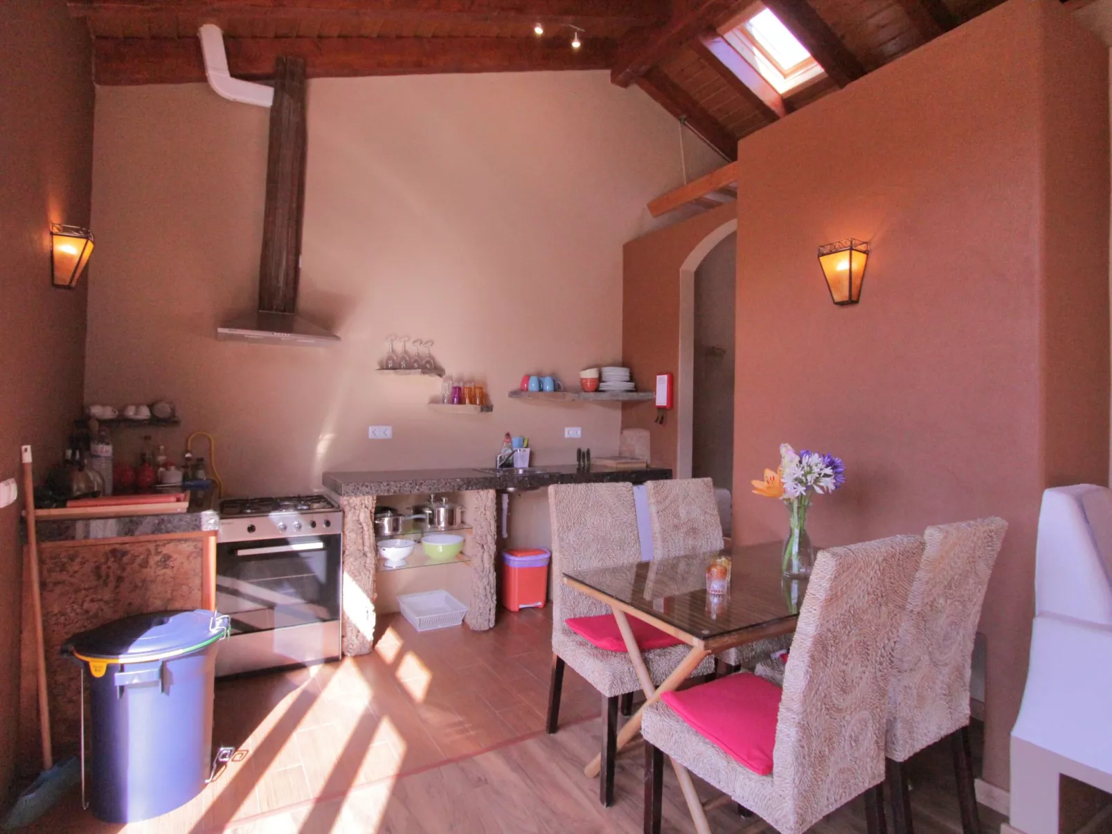 "The Natural Elements" - Binnen