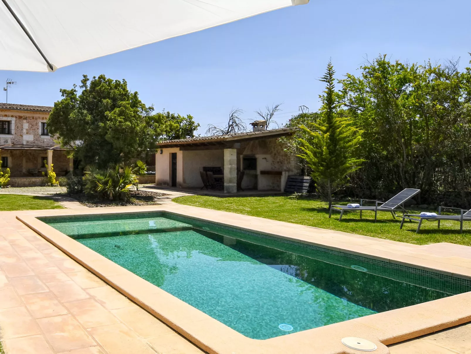 Restauriertes Landhaus in Búger - Buiten