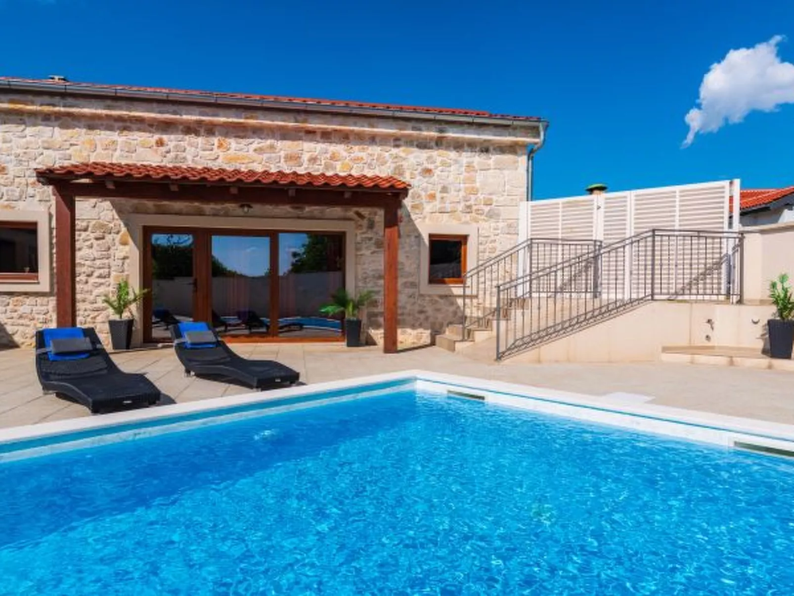 Villa Miandri with heated pool - Image-tags.info