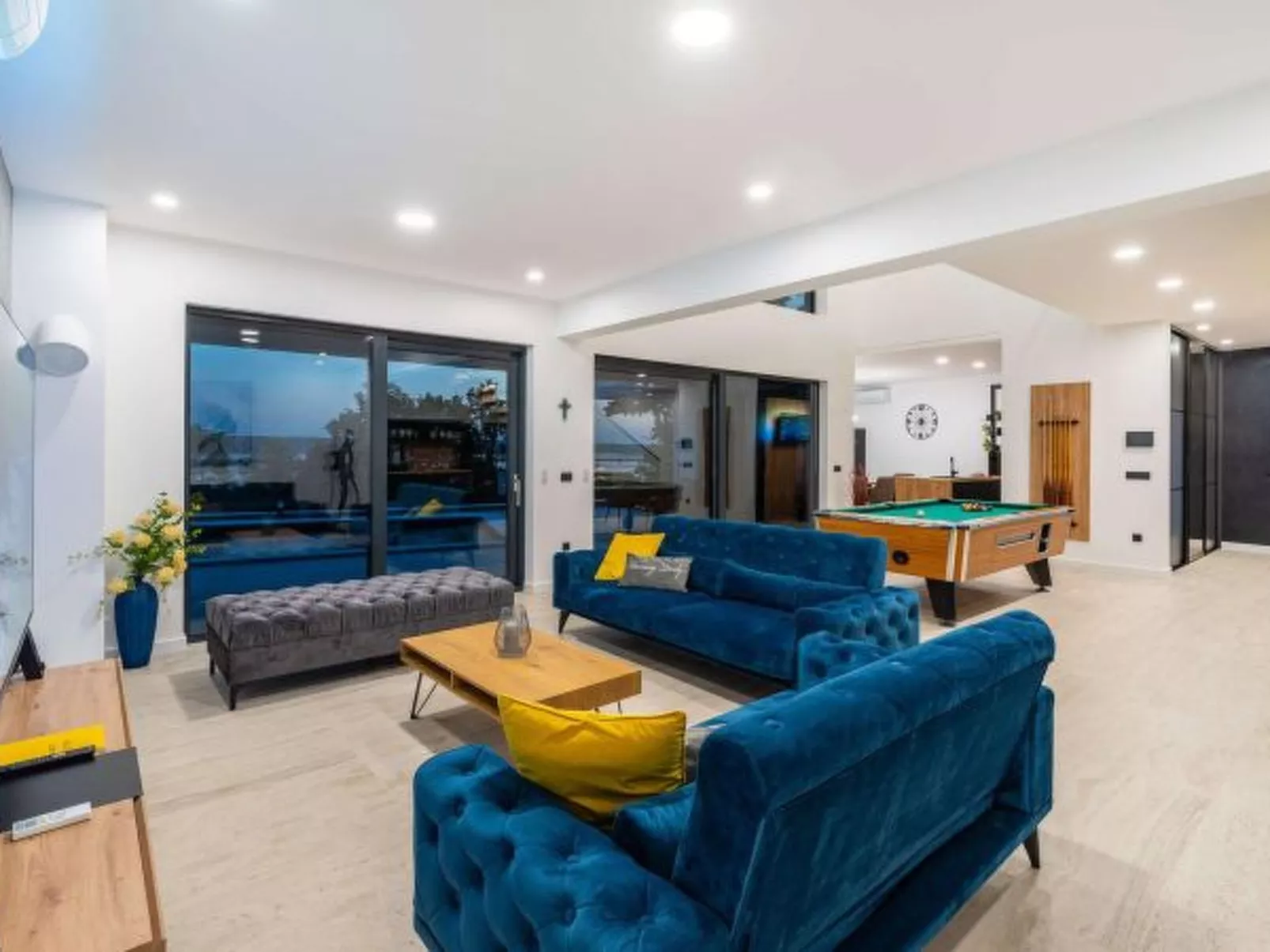 Villa Royal Hill with pool - Image-tags.info