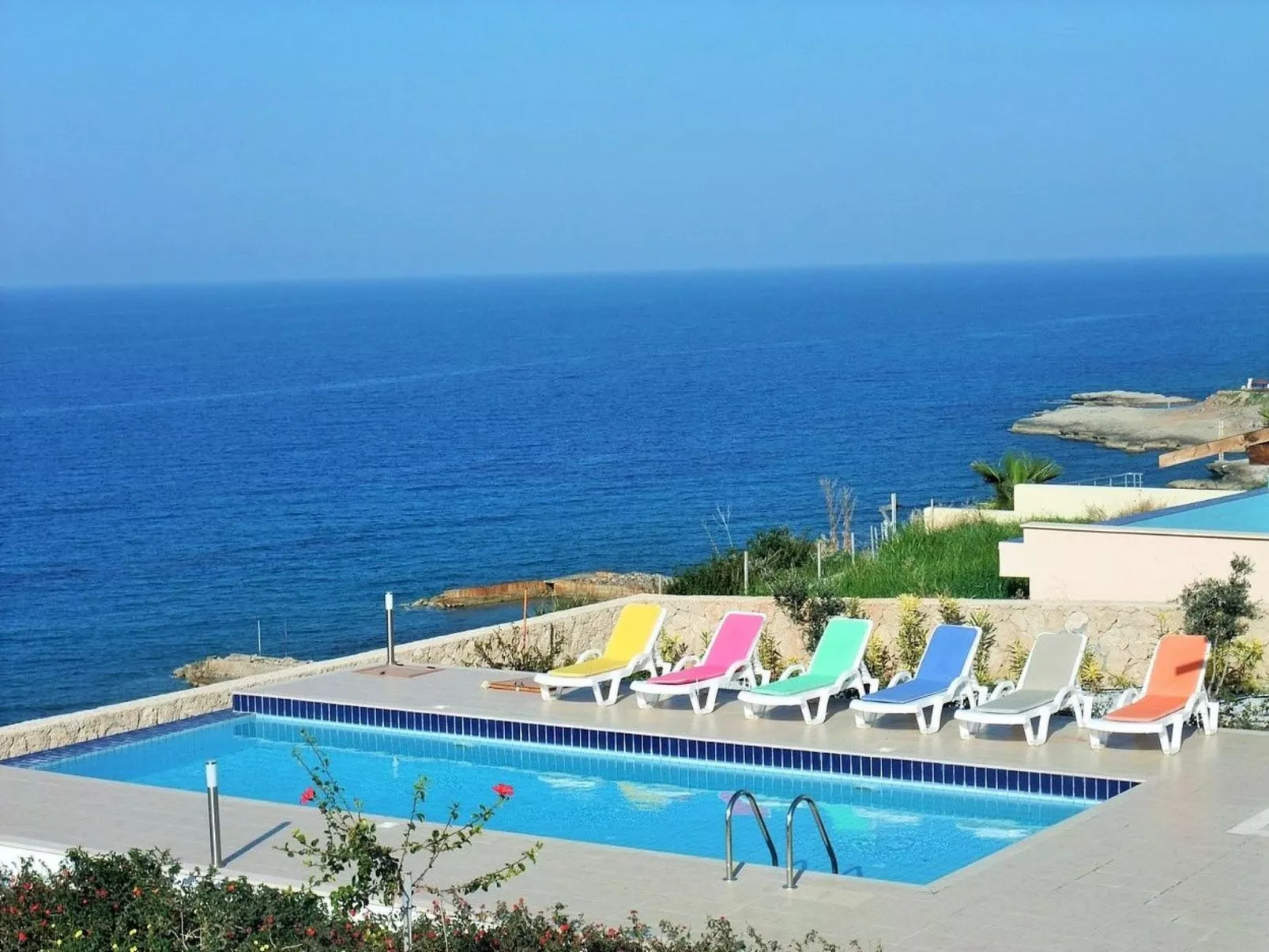 Ferienvilla mit Infinity Pool - Buiten