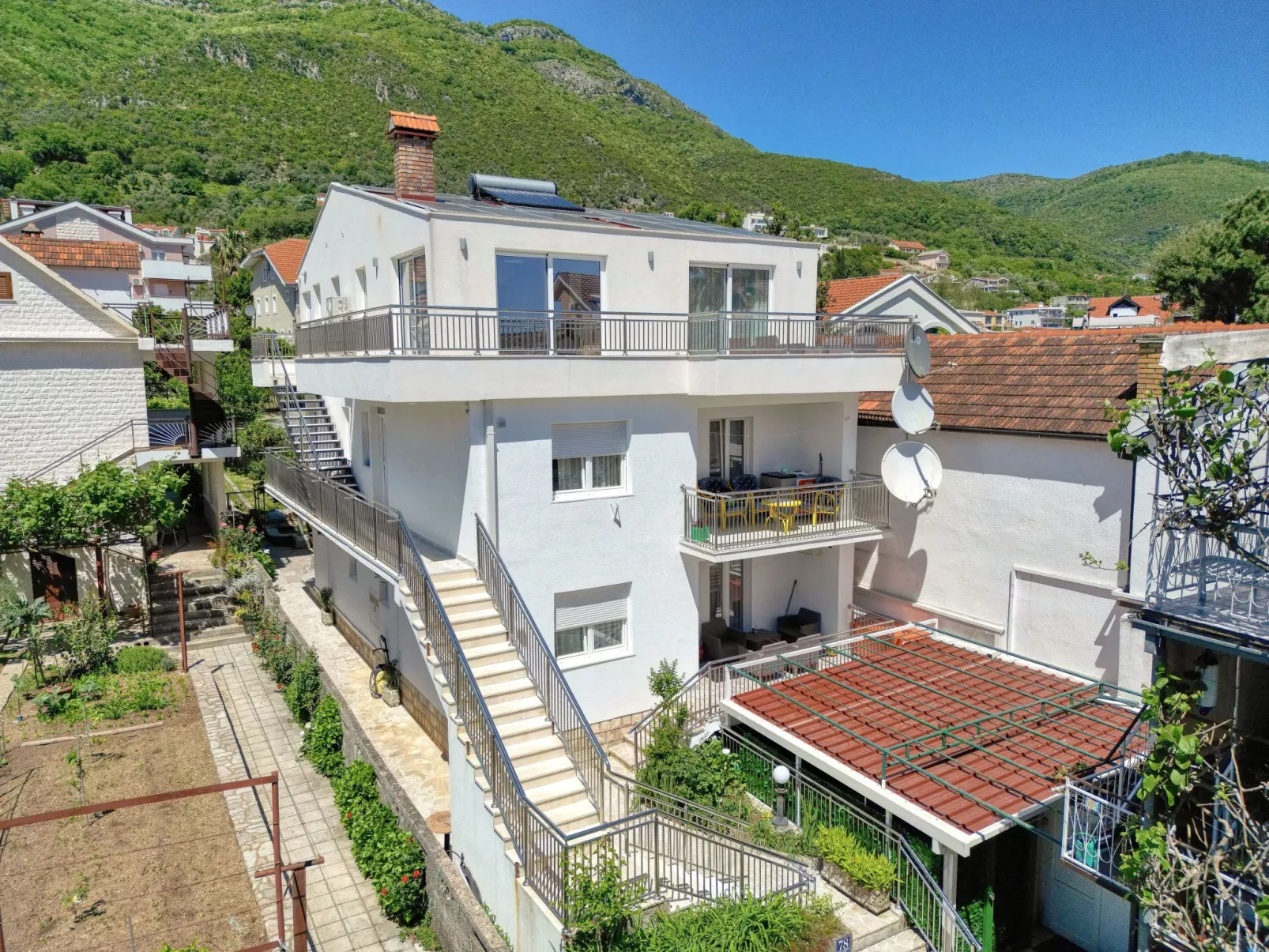 Ljubica Superior 3-Zimmer-Apartment mit Meerblick - Buiten