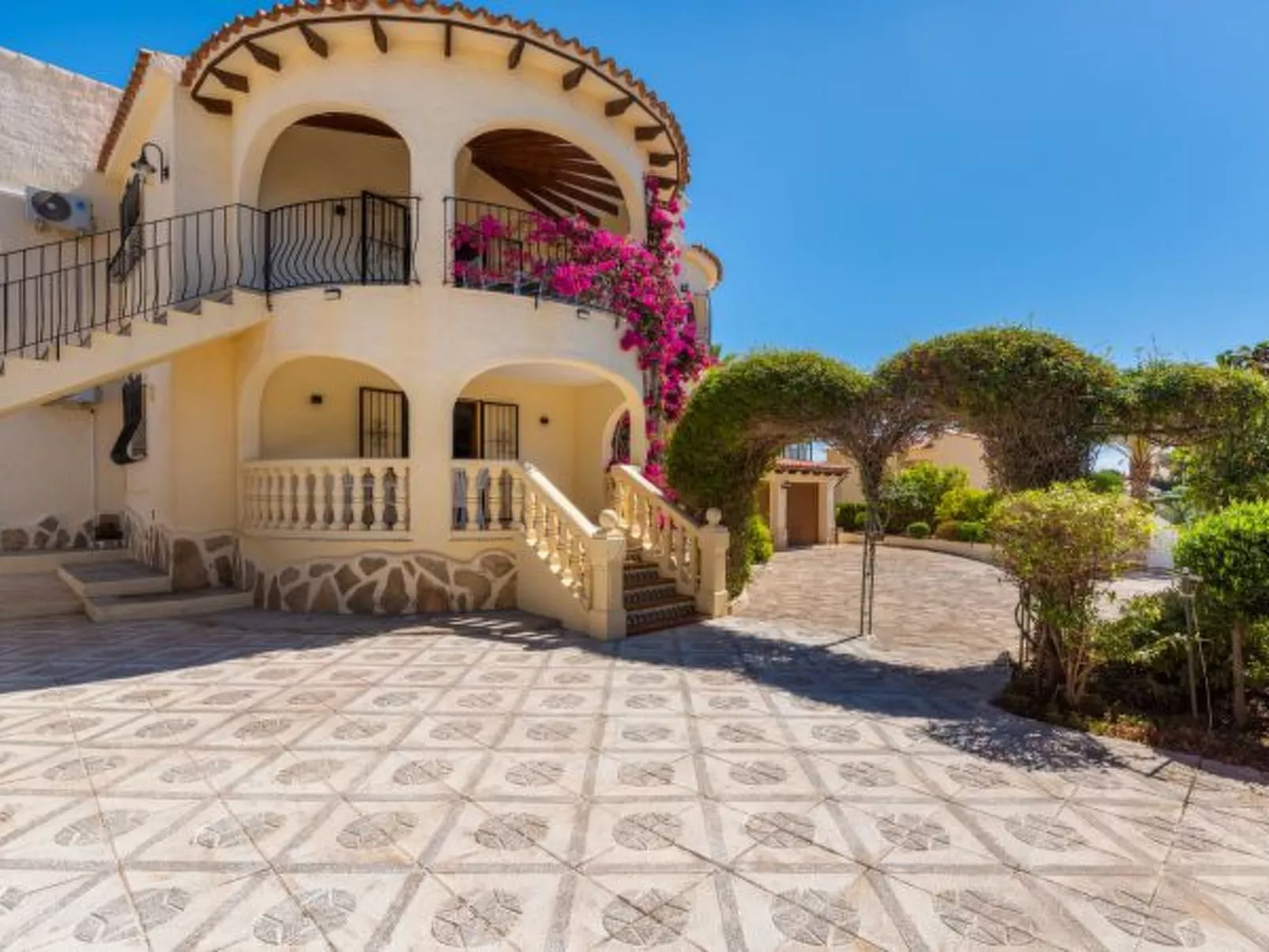 Villa Agudin - PlusHolidays - Image-tags.info