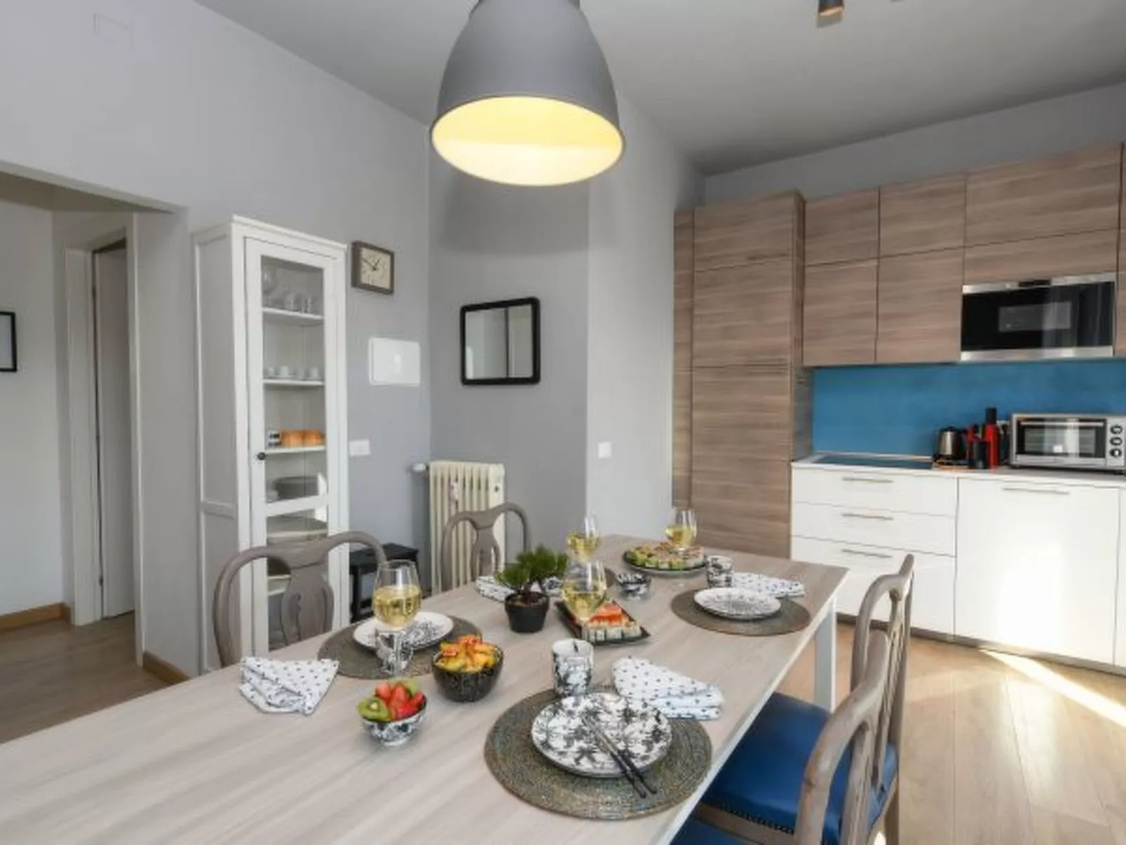 Desenzanoloft Smiling - Image-tags.info