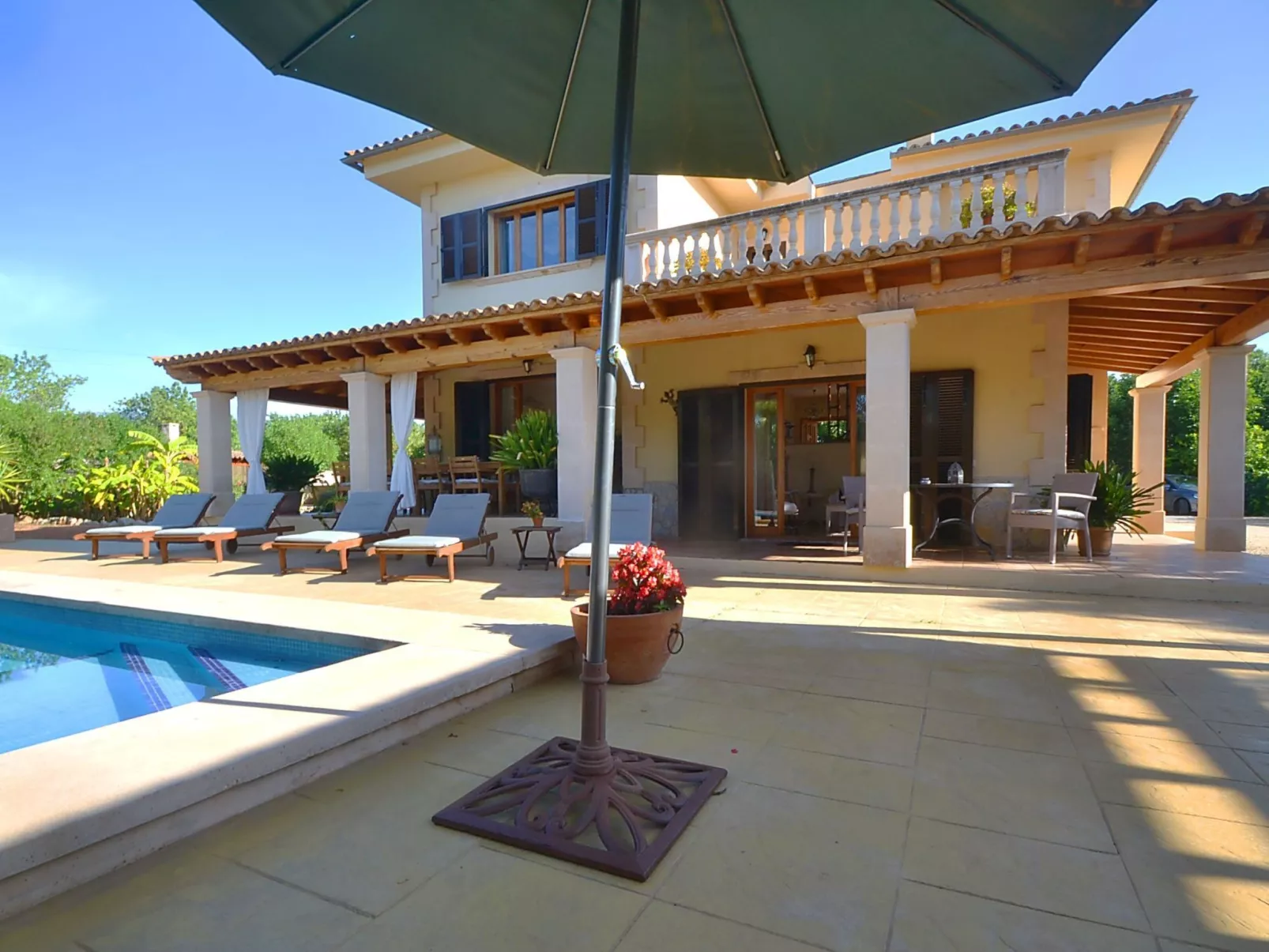 Wunderschön restauriertes Landhaus - Buiten