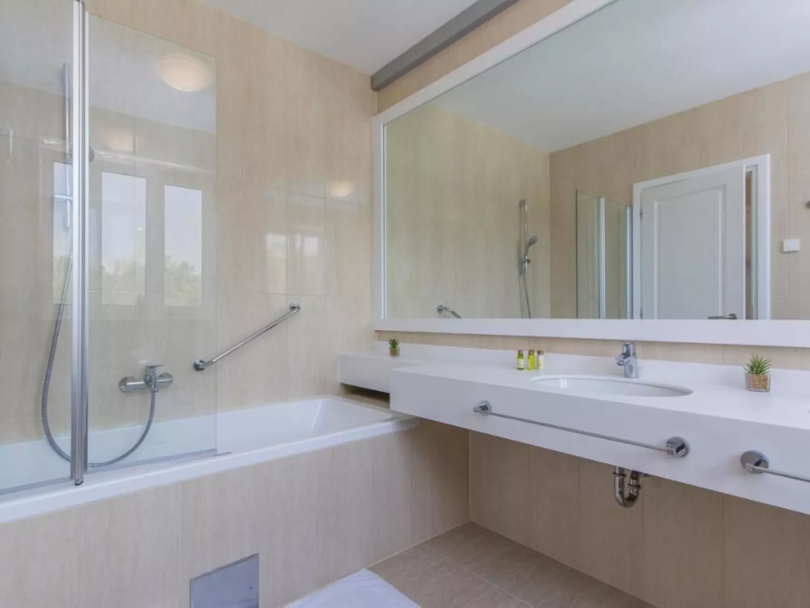 Romantische Villa mit Meerblick, Pool und Jacuzz - Image-tags.info