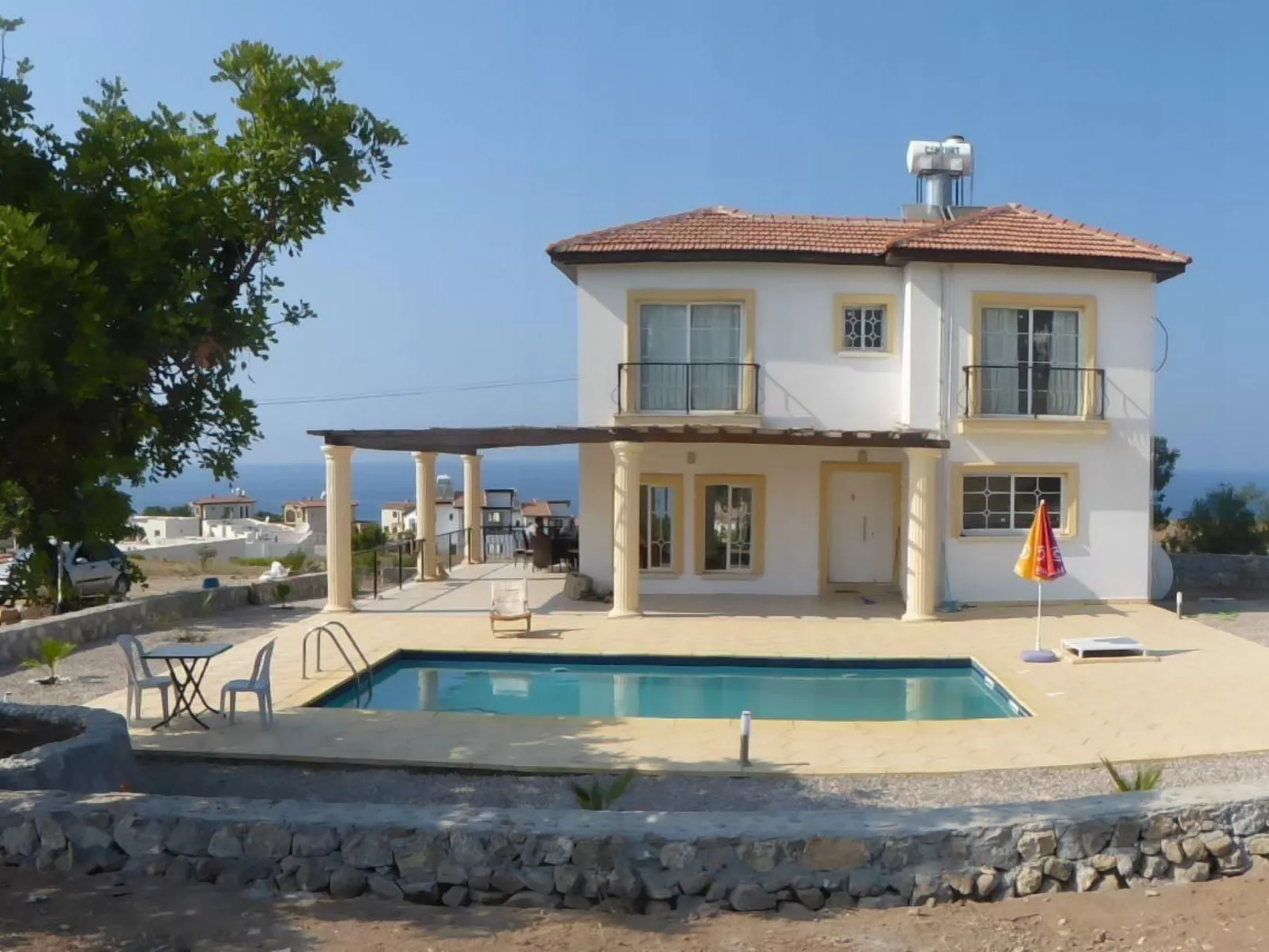 Ferienvilla mit Blick auf das Wasser - Buiten