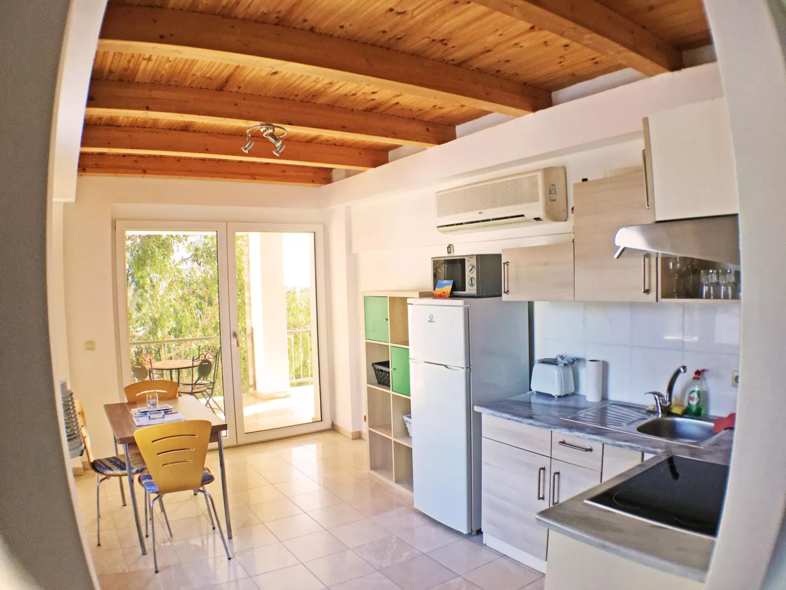 In Ermioni mit Garten, gemeinschaftlichem Pool und Terrasse - Binnen