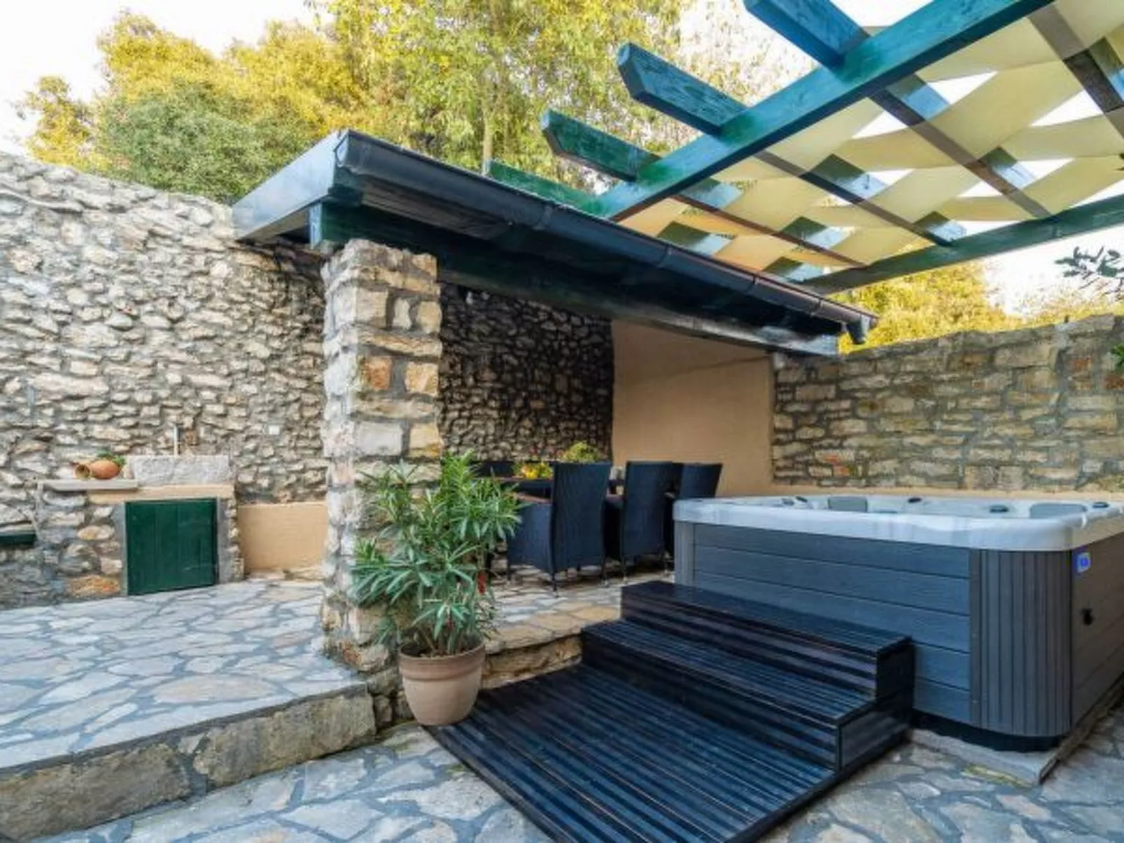 Stone Holiday house Zara with jacuzzi - Image-tags.info