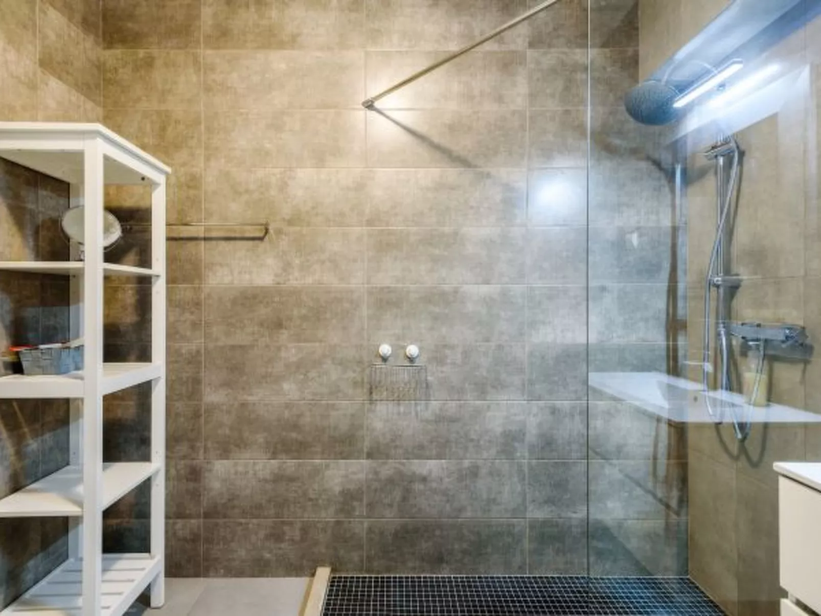 Amazing Apartment in Albufeira - Binnen