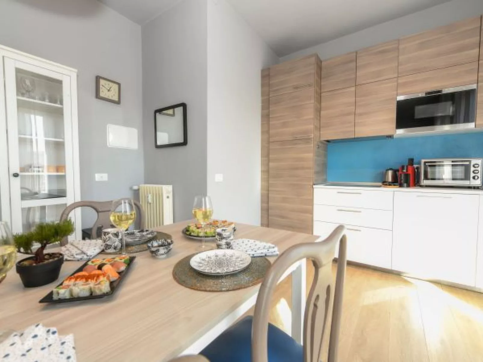 Desenzanoloft Smiling - Image-tags.info