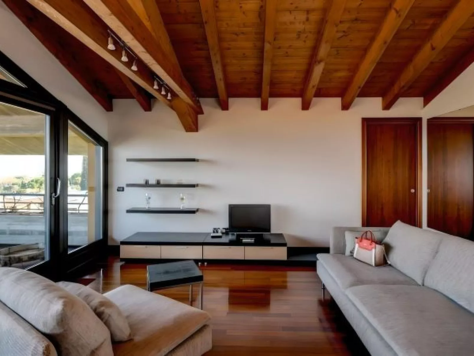 DesenzanoLoft Paradise Lake View - Image-tags.info