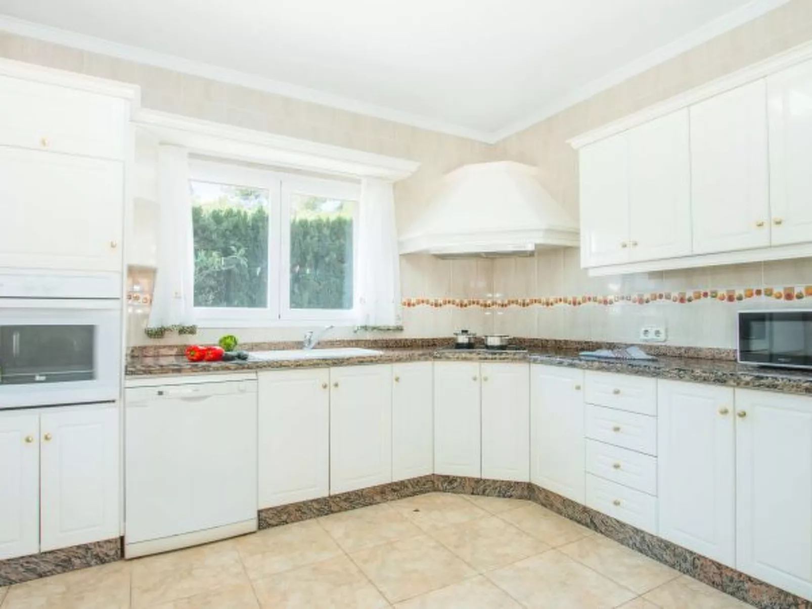 Villa Zelda - PlusHolidays - Image-tags.info