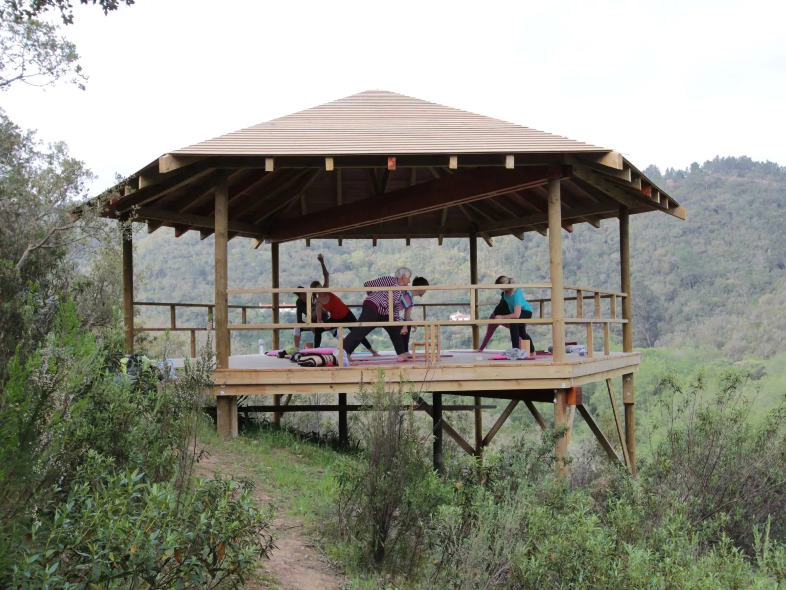 "The Natural Elements" - Buiten